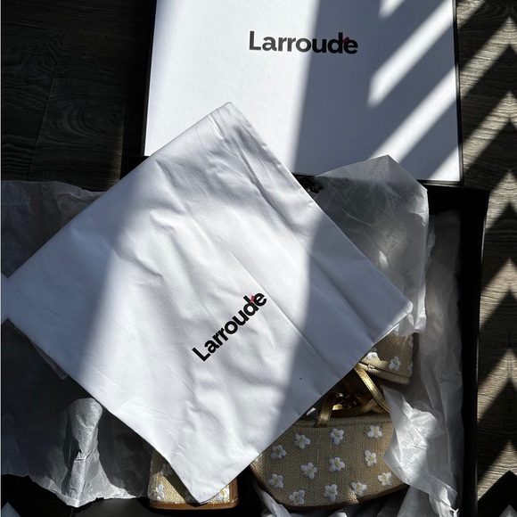 Platform Sandal In Gold Metallic Leather and Raffia - Picture 7 of 10